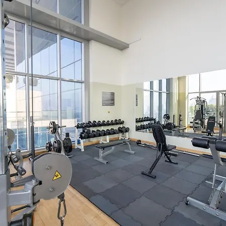 Awesome 1-Bedroom Apartment Perfect For 4 In Business Bay Dubai Exterior photo