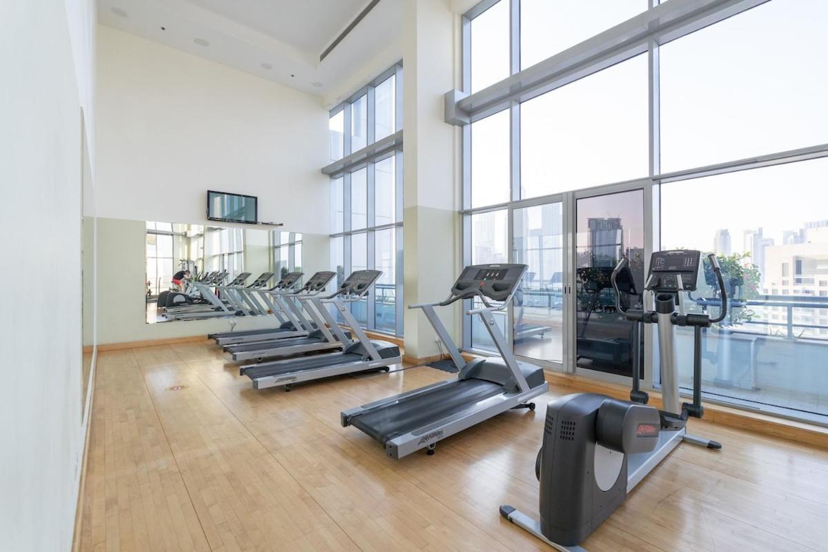 Apartment Awesome 1-bedroom Perfect For 4 In Business Bay Dubai